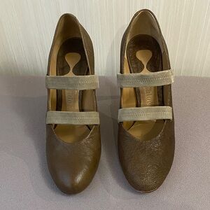 Chloe Brown Leather and Tan Suede Heels